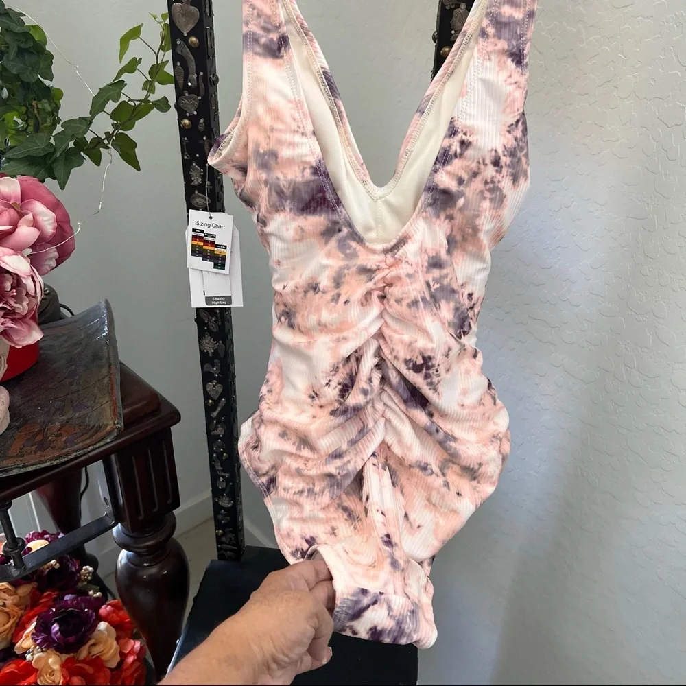 Ladies One Piece Swimsuit - Picture 5 of 7